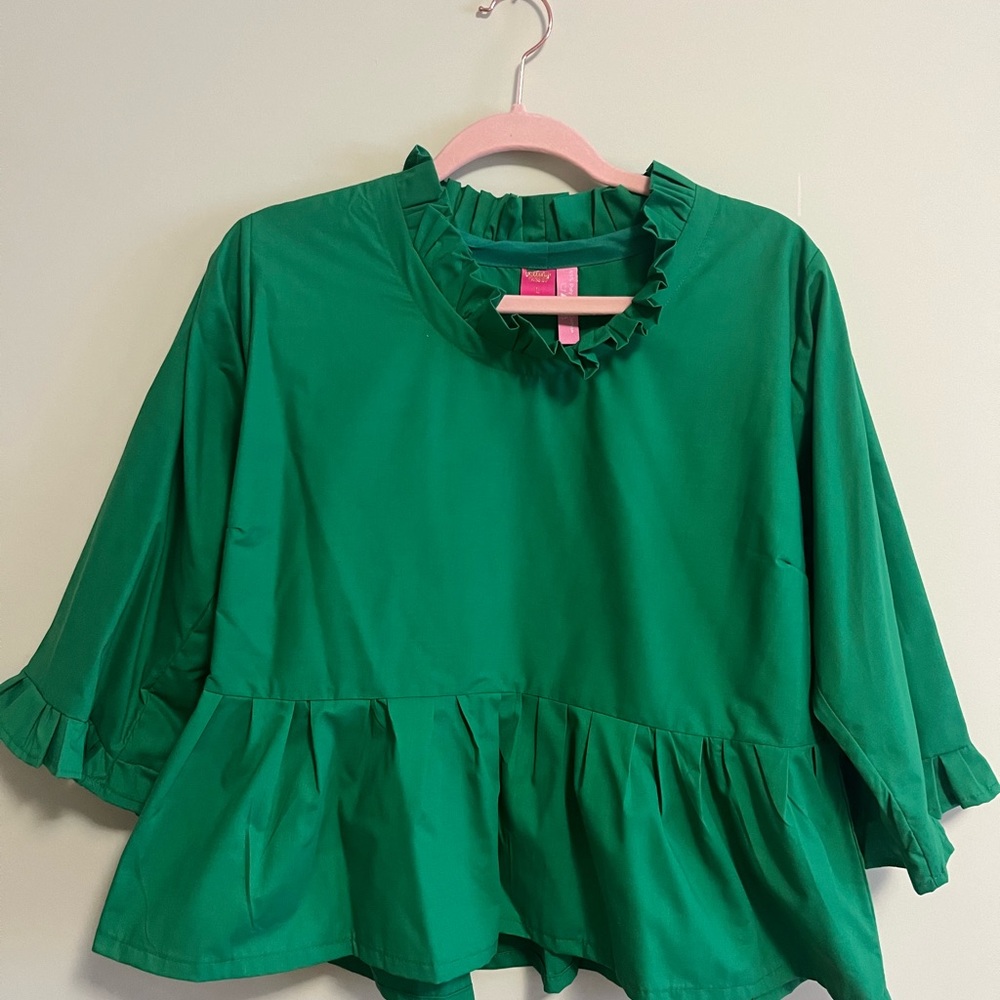 The Ansonborough Top in Kelly green